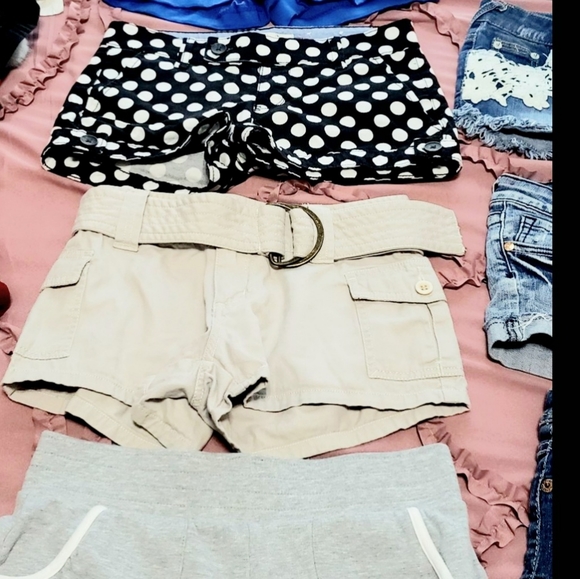 Young Women Short Lot's Size 0/24 - Picture 3 of 5